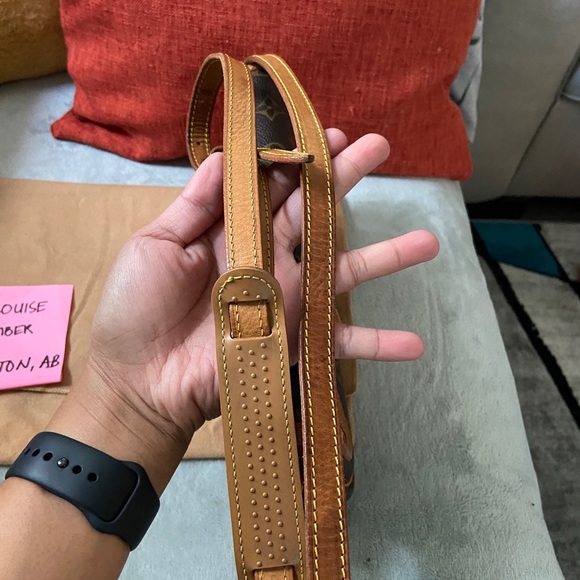 Louis Vuitton - Picture 13 of 15